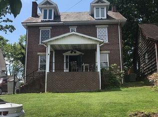 1633 Crestmont Dr, Huntington, WV 25701