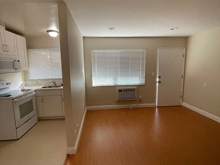 7251 Amigo Ave #3 — Photo 4
