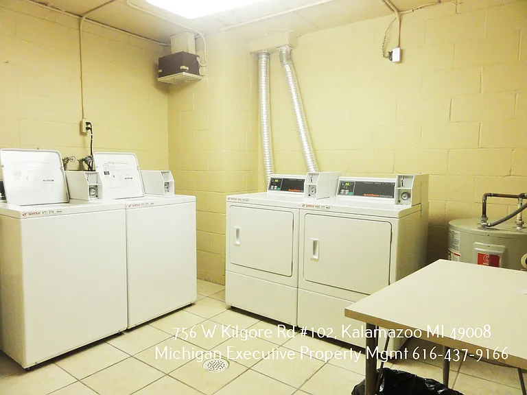 756 W Kilgore Rd #102 — Photo 17
