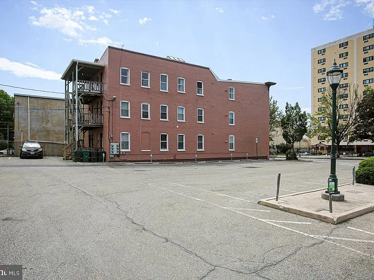 60 E Washington St #1E — Photo 19