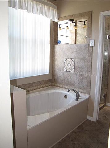 1st image of 3827 Regents Way