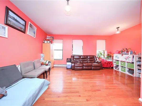 258 60th Street image 4 of 32