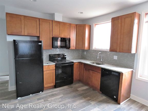 4th image of 781 S 52nd St #1