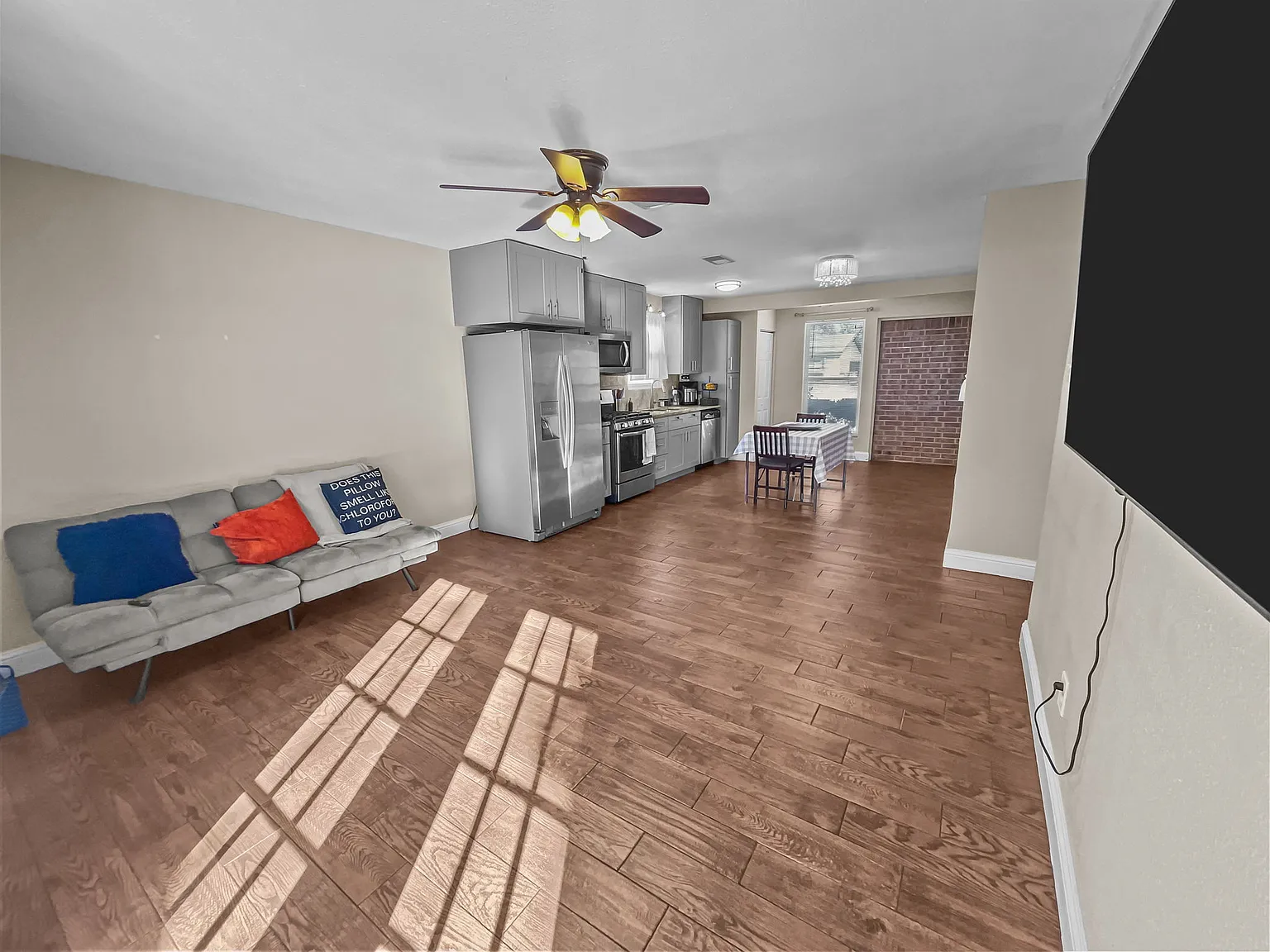3 bed, 1076 sqft, $2,000 — Photo 4