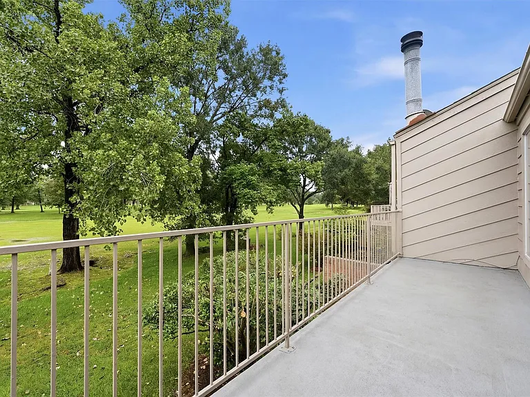 8001 Rebawood Dr — Photo 2