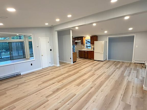 3rd image of 199 White Rd