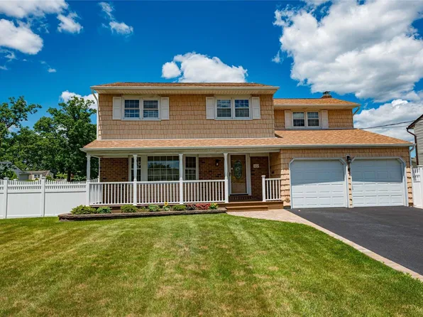 1432 3rd Street, West Babylon, NY 11704