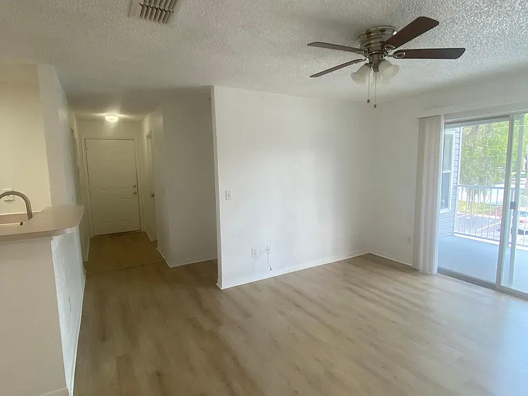 2516 Grassy Point Dr #202 — Photo 12
