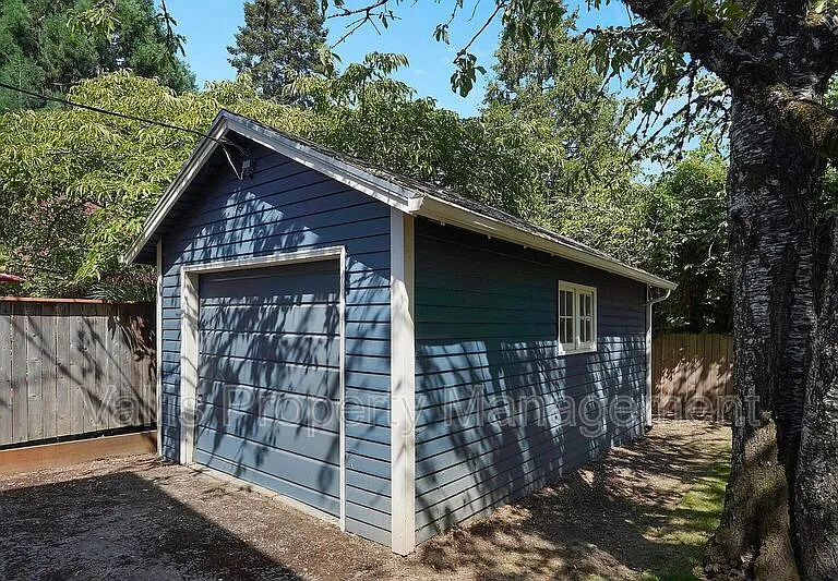 1760 Winter St SE — Photo 19