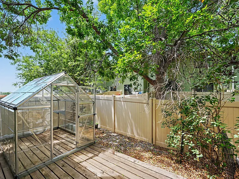 1511 Seneca Cir #131 — Photo 21