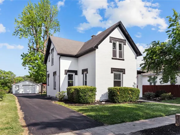 212 S 4th St, Dupo, IL 62239