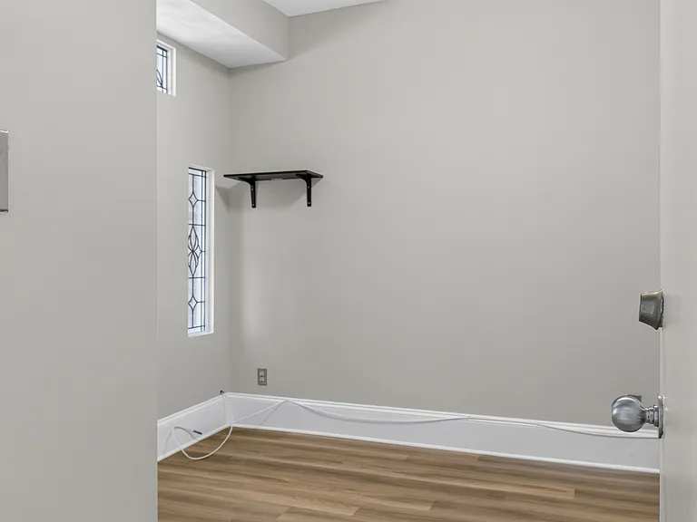 705 8th St SE #400 — Photo 12