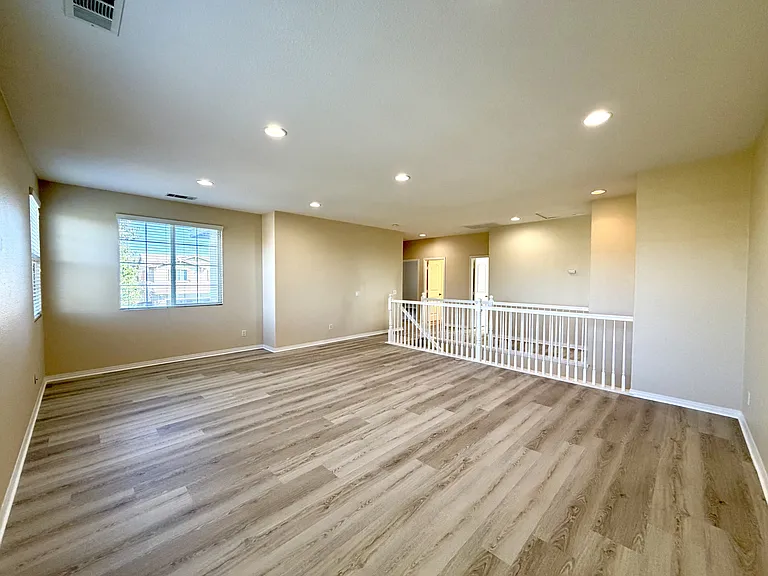 40220 Emily Pl — Photo 32