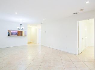 377 NW 36th Ave, Deerfield Beach, FL 33442
