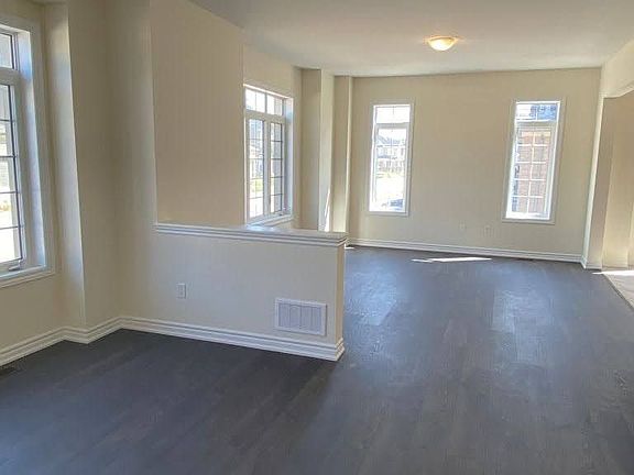 4th image of 43 Flagg Ave