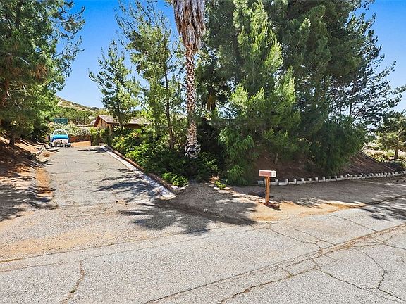 4th image of 33504 Listie Ave