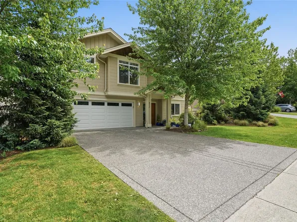 832 Brookfield Dr, Nanaimo, BC V9R 0A4