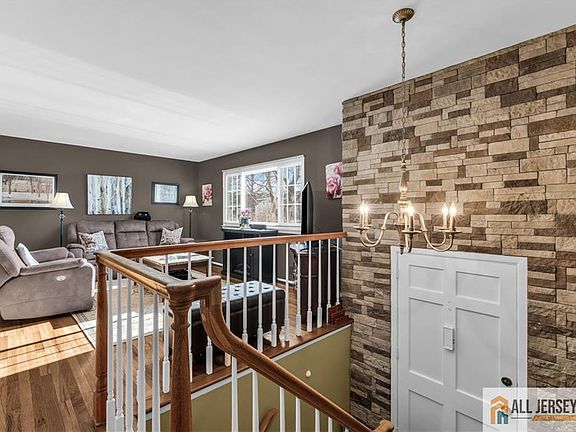 5th image of 11 Fulton Rd