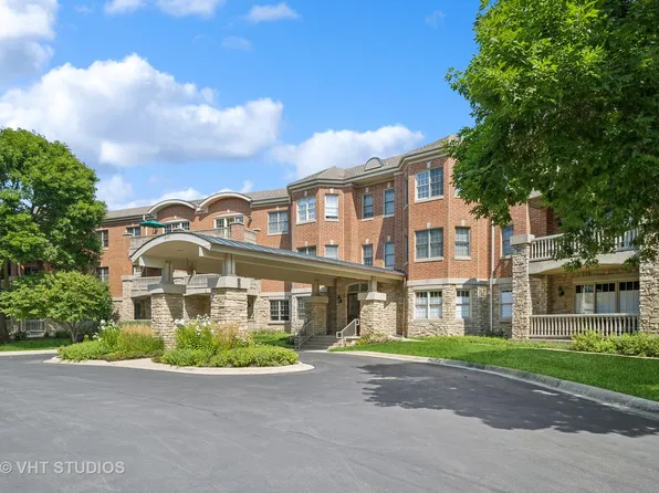 940 Augusta Way APT 205, Highland Park, IL 60035