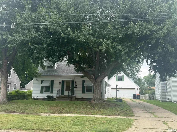 807 Eldridge St, Washington, IL 61571