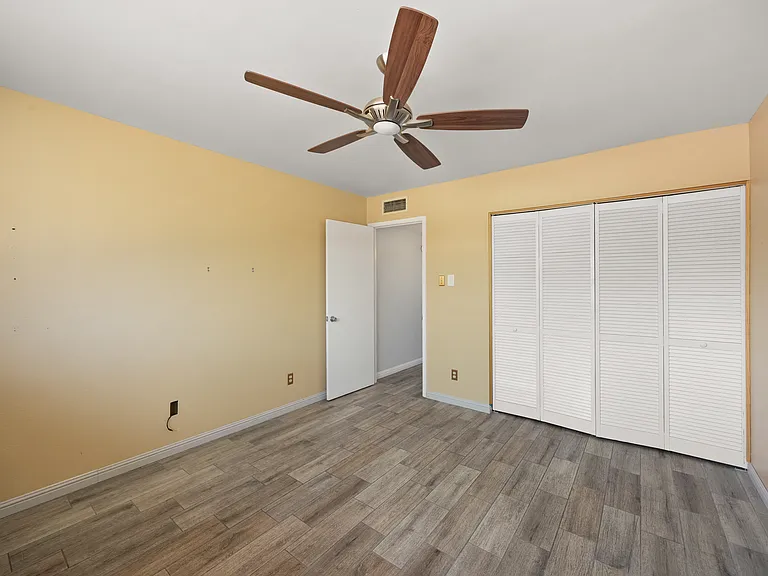 1110 E Redfield Rd — Photo 13