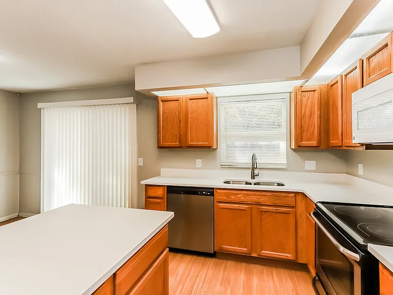2926 W Campbell Rd — Photo 8