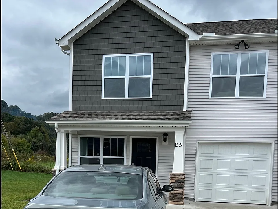 25 Clear Creek Ln