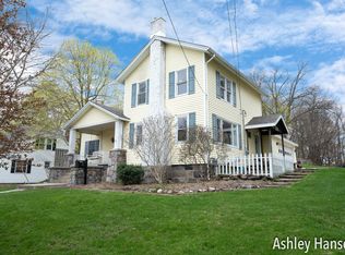 50 S Lincoln St, Rockford, MI 49341