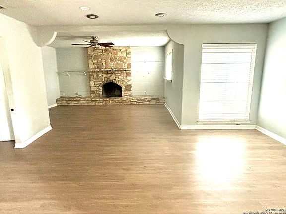 3rd image of 10907 MEADOWHOME ST