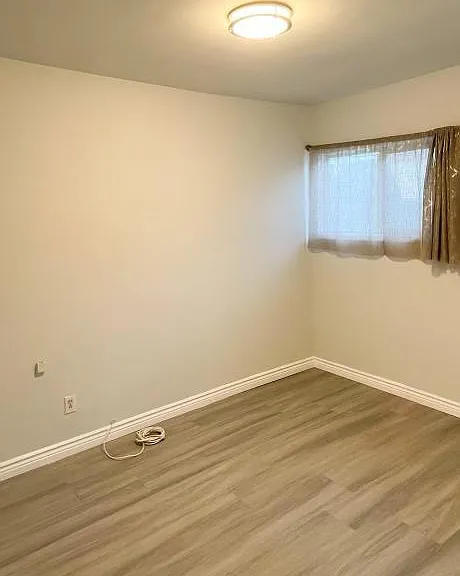 145 W Cypress Ave — Photo 6