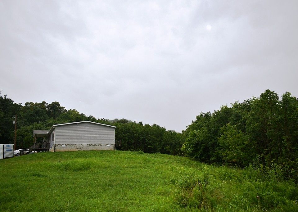 1st image of 20 Deer Haven Ln