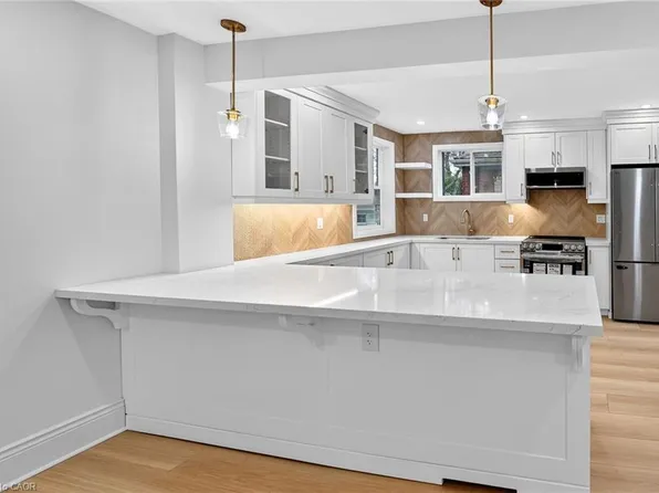 101 Houghton Ave S, Hamilton, ON L8K 2M9