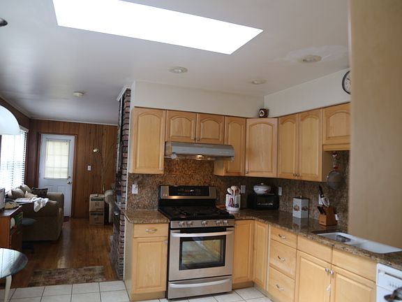 4th image of 690 Donald Dr S