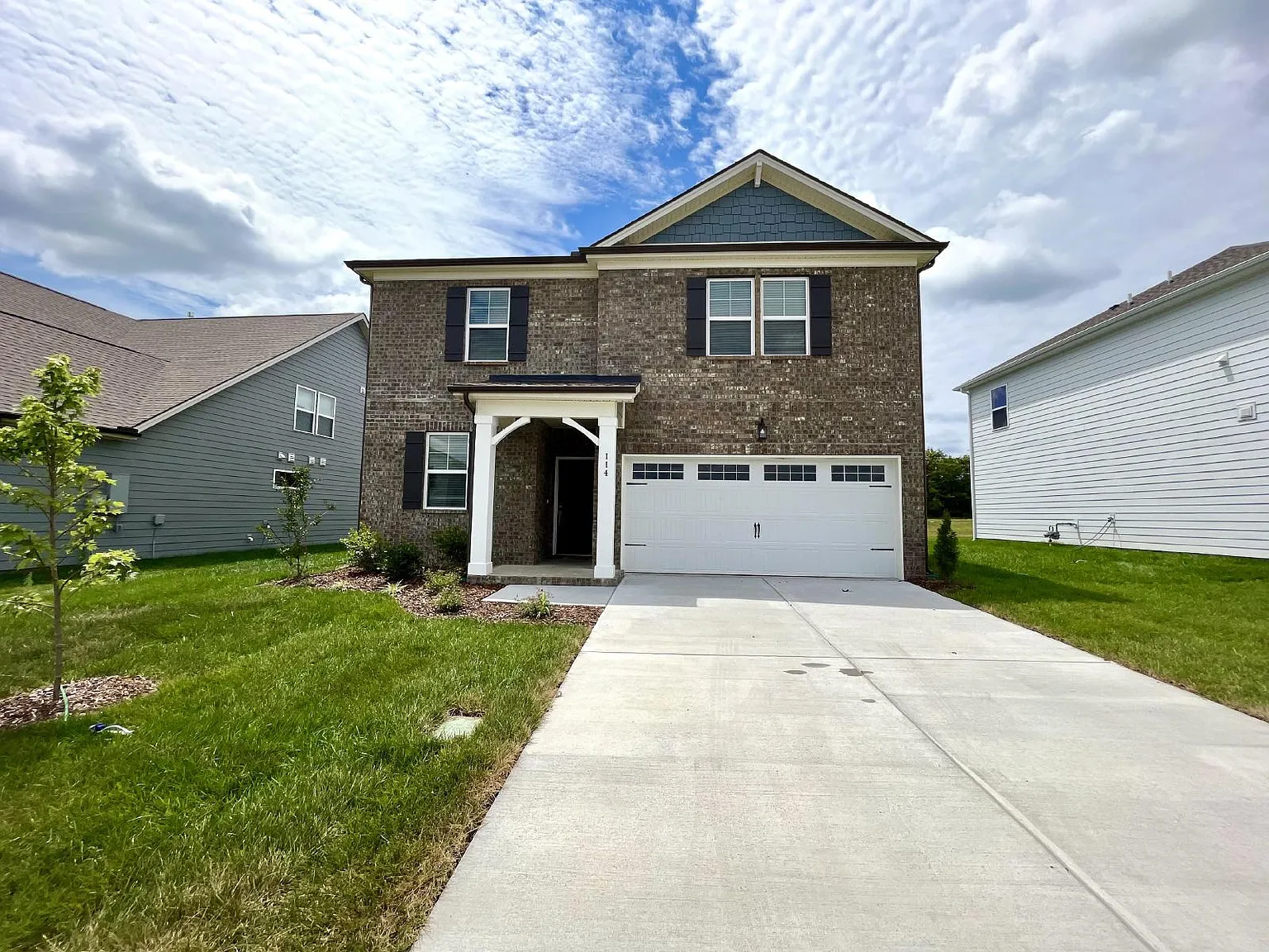 4 bed, 3.0 bath, 2282 sqft, $2,395 — Photo 1
