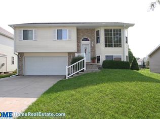 7400 Nolan Rd, Lincoln, NE 68512