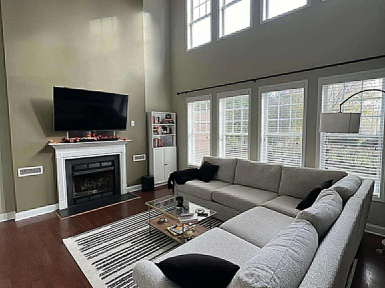 9925 Shellview Ln — Photo 2