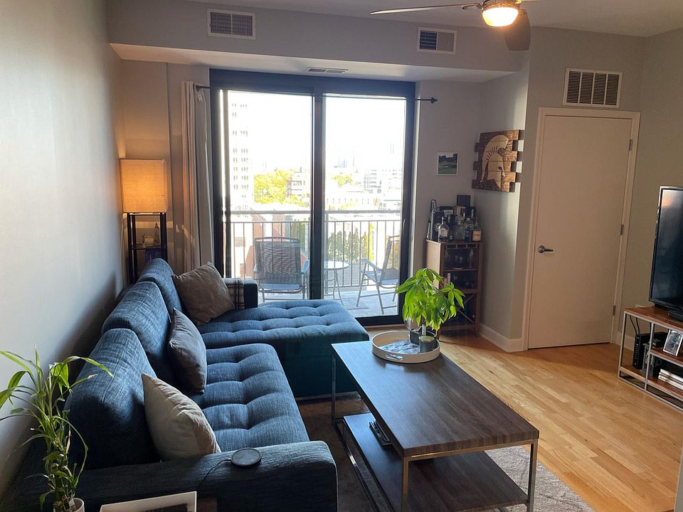 1st image of 451 W Huron St Unit 805