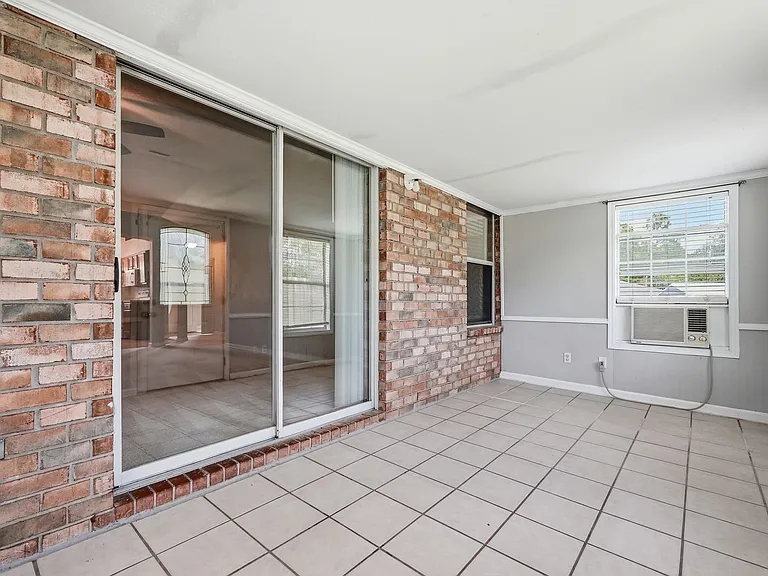 339 Peggy Dr — Photo 16