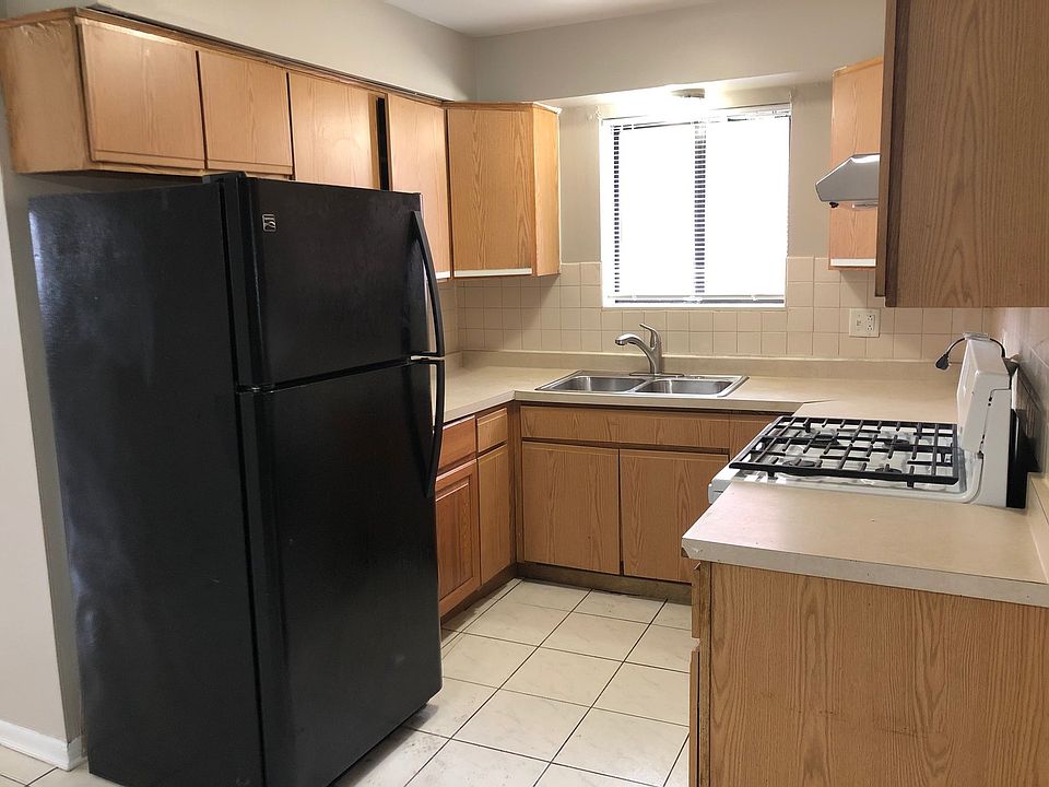 1st image of 2131 Narcissus Ave APT 1W