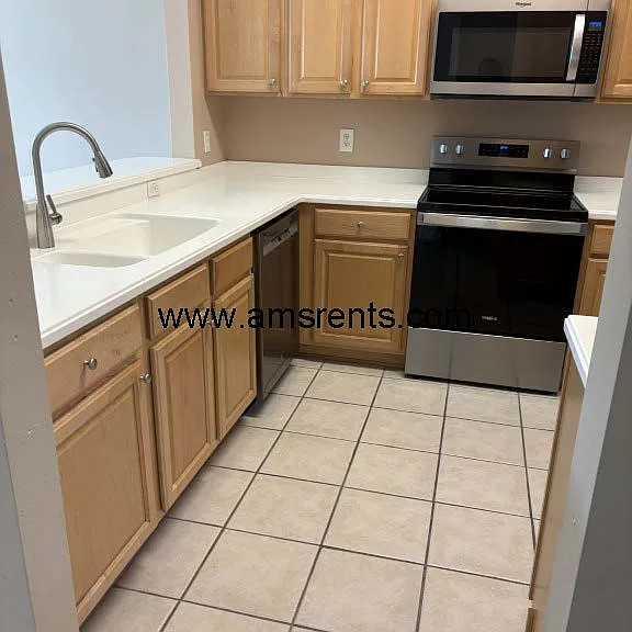 9429 Myrtle Creek Ln #402 — Photo 6