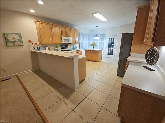 5th image of 806 Falls Creek Dr