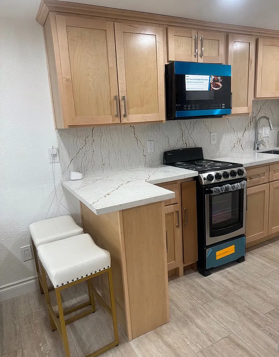 Studio, 300 sqft, $2,300 — Photo 1