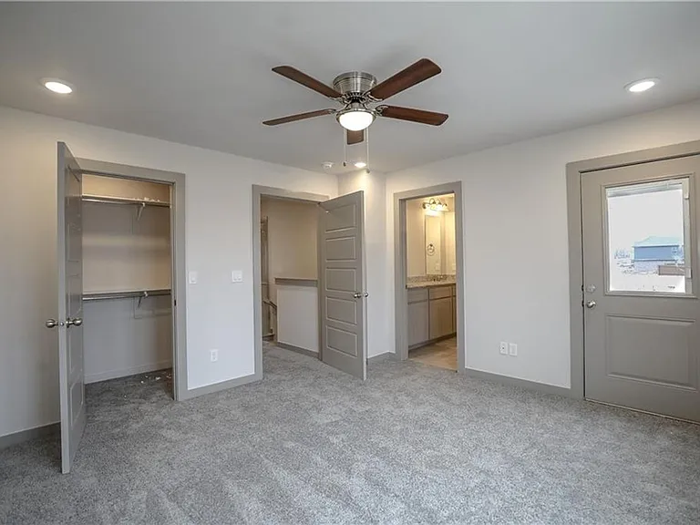 3428 Vel Mews — Photo 18