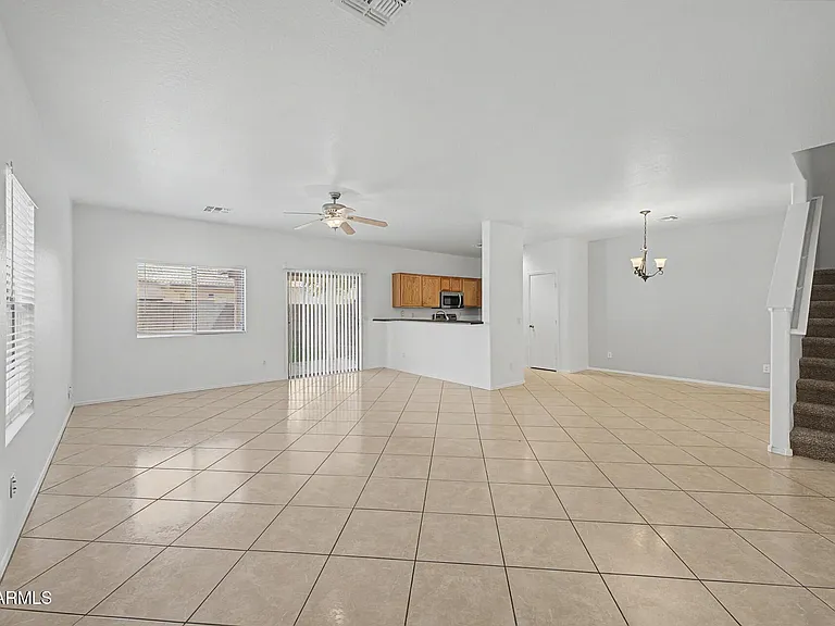 7027 W Lincoln St — Photo 3