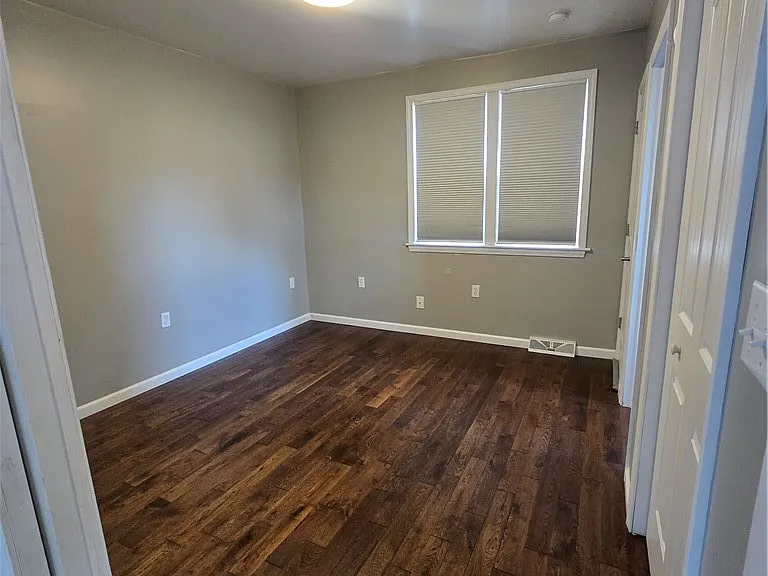 3025 Hazelhurst Ave — Photo 10