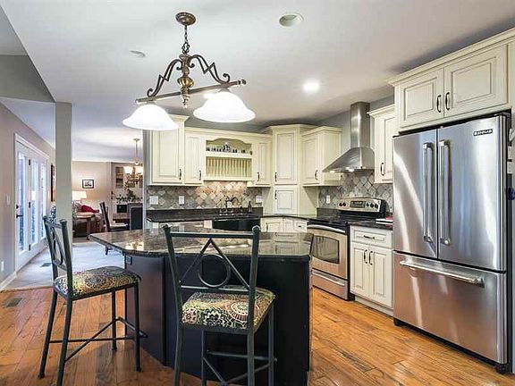 5th image of 29 Briarwood Ln