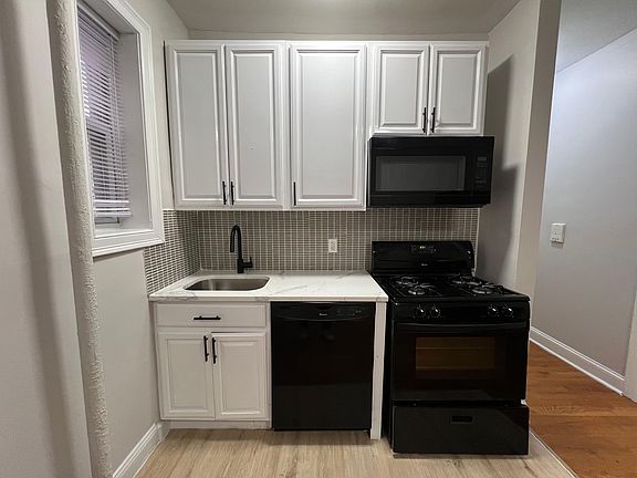 5th image of 130 Corbin Ave APT 303