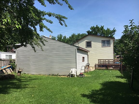 5th image of 753 Superior St