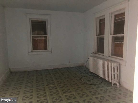 2nd image of 418 S 4th St