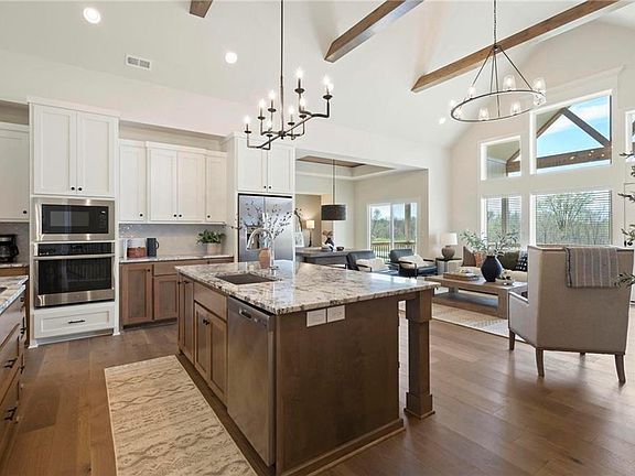 3rd image of 1917 SW Fern Cir